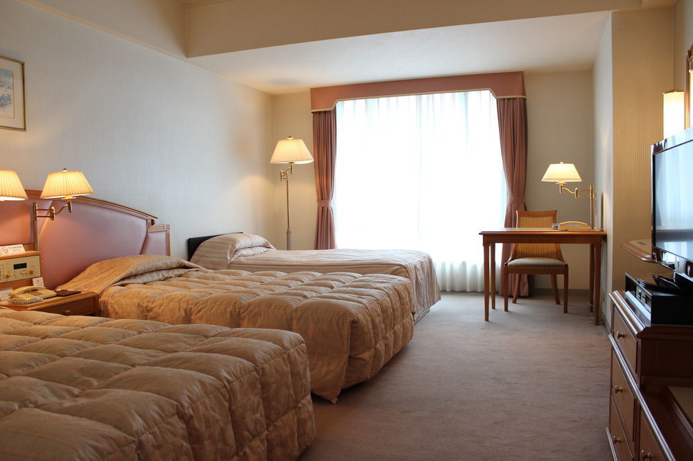 Kure Hankyu Hotel Buitenkant foto